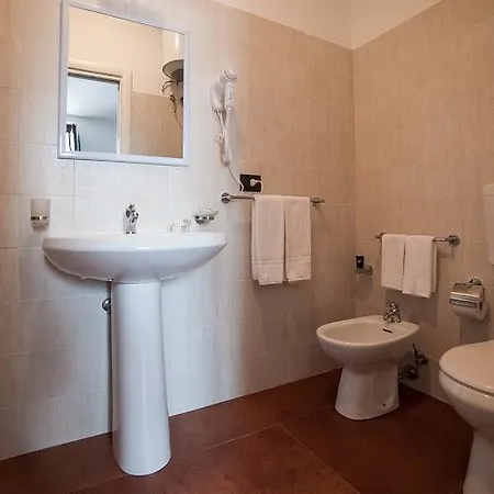 Metropoli's 4*