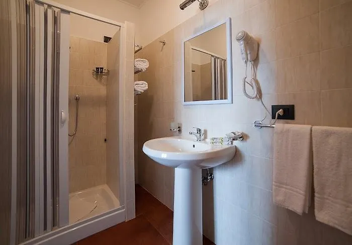 Alojamento de Acomodação e Pequeno-almoço Metropoli's 4*