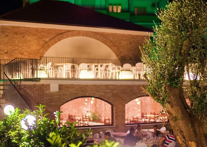 Alojamento de Acomodação e Pequeno-almoço Metropoli's 4*